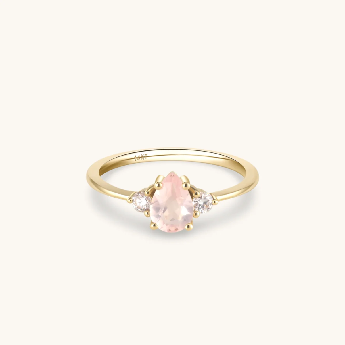 14k Goldring mit 5x7mm Rosenquarz und Moissaniten – Eleganter Ring für besondere Momente.