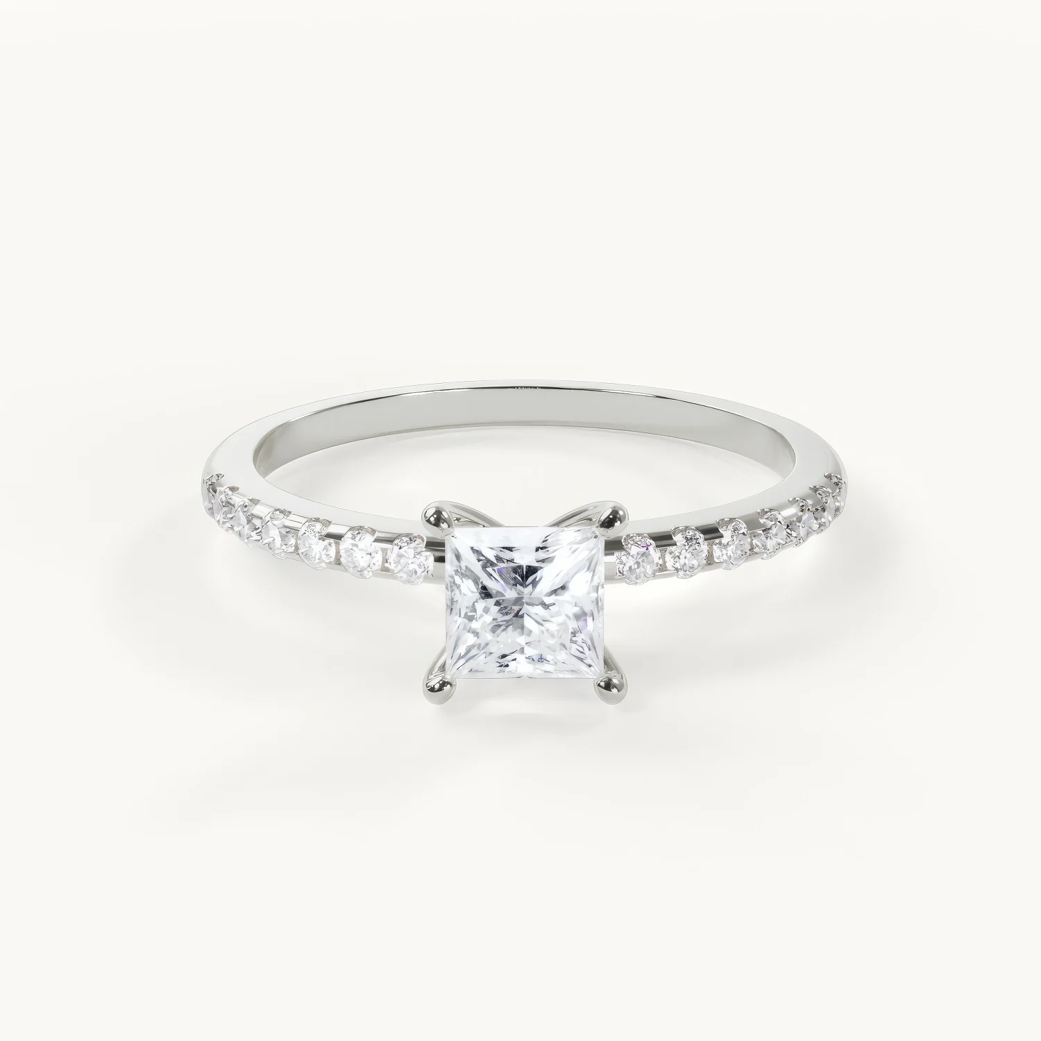Eleganter Ring mit Diamanten besetzt