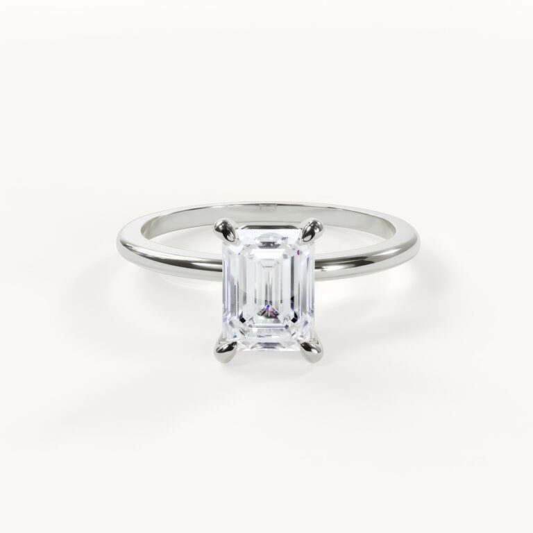 Elegant silver ring with a diamond