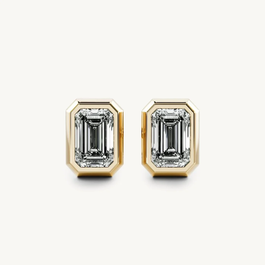 Emerald Stud Earrings - Émeraude - Emerald Bezel Stud Earrings, 0.3 carat