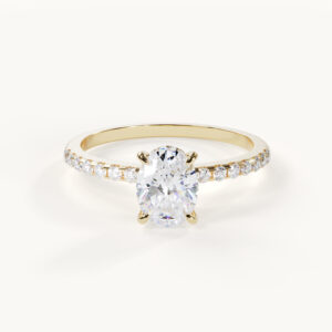 Product video for Amoura - Oval Ring with Pavé