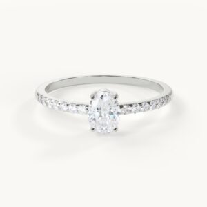 Product Video for Aveline Lumière - Oval with Pavé
