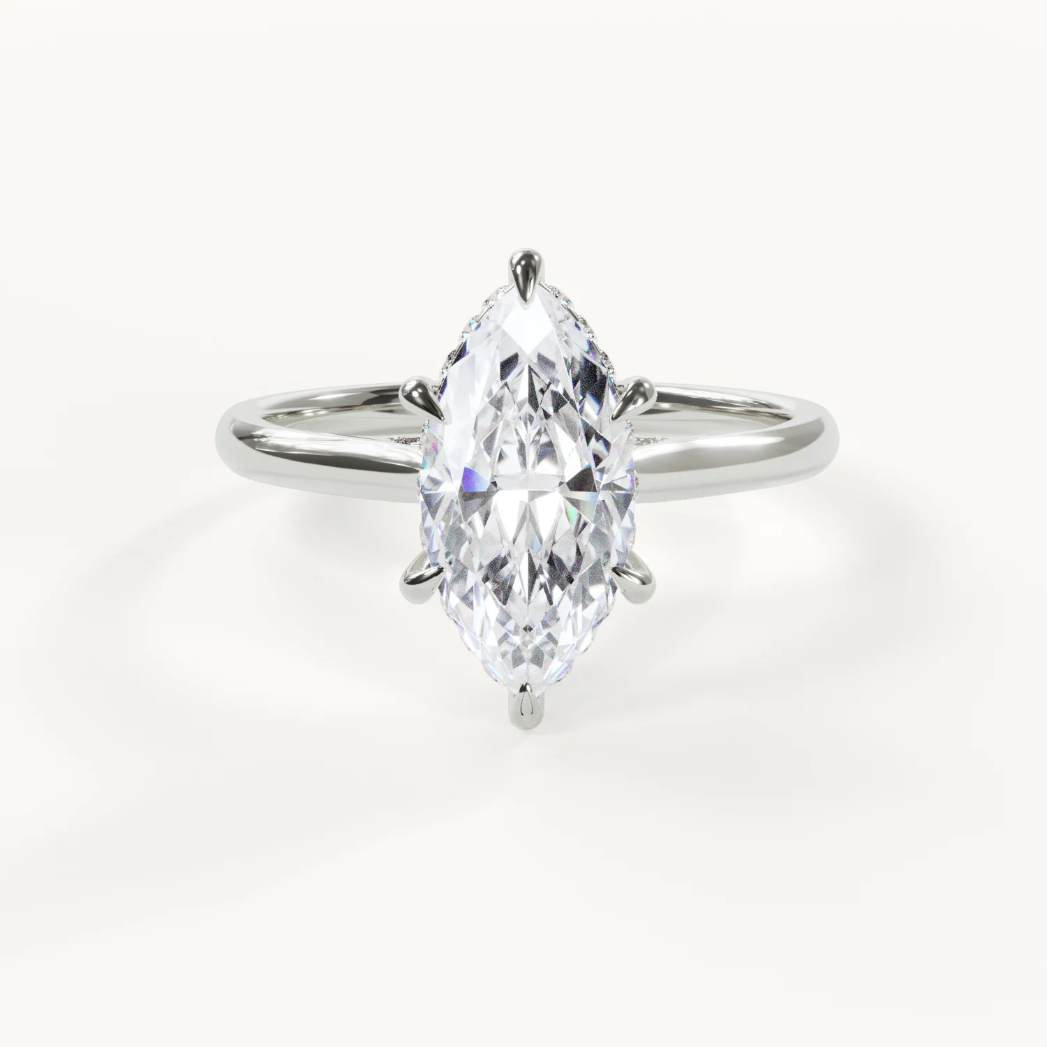 Marquise Verlobungsring mit Hidden Halo in Weißgold – Detailansicht