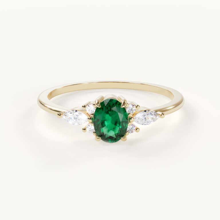 Groene ring met diamanten.