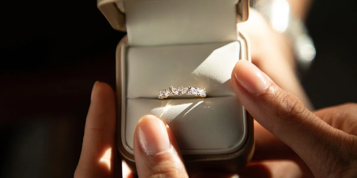 Memoire Ring in er Box – Velur Memoire Ringe aus massivem Gold