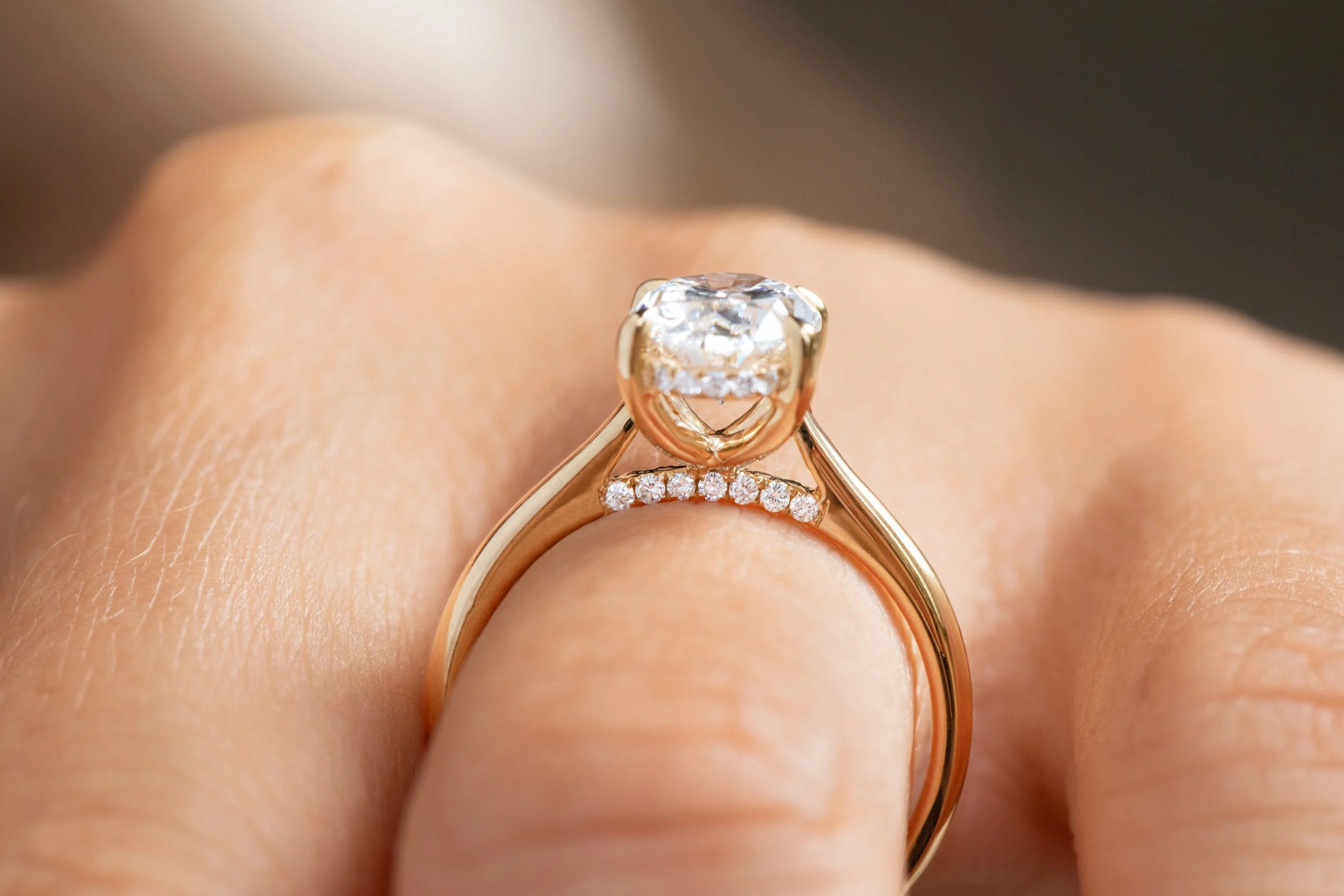 Custom-made Velur engagement ring as a high-quality custom ring header image