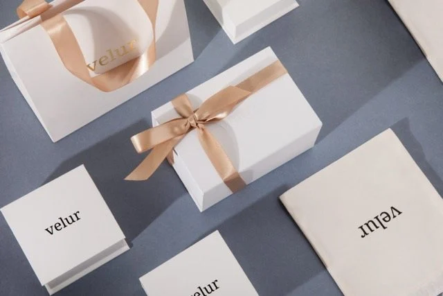 Velur packaging for discreet and insured shipping following the online engagement ring consultation