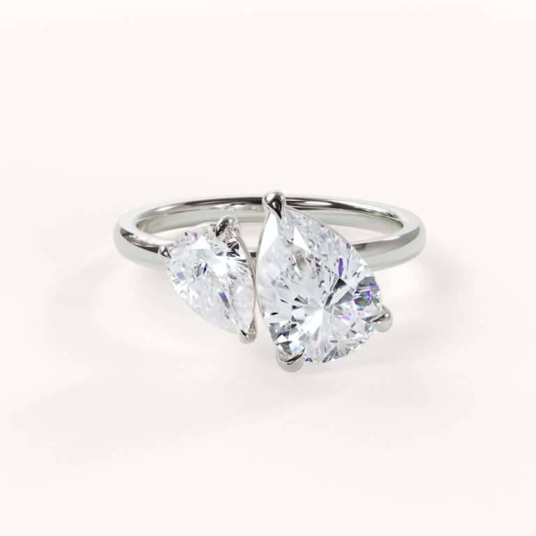 Amélie Toi et Moi Ring in white gold with two teardrop-shaped stones and a slender band