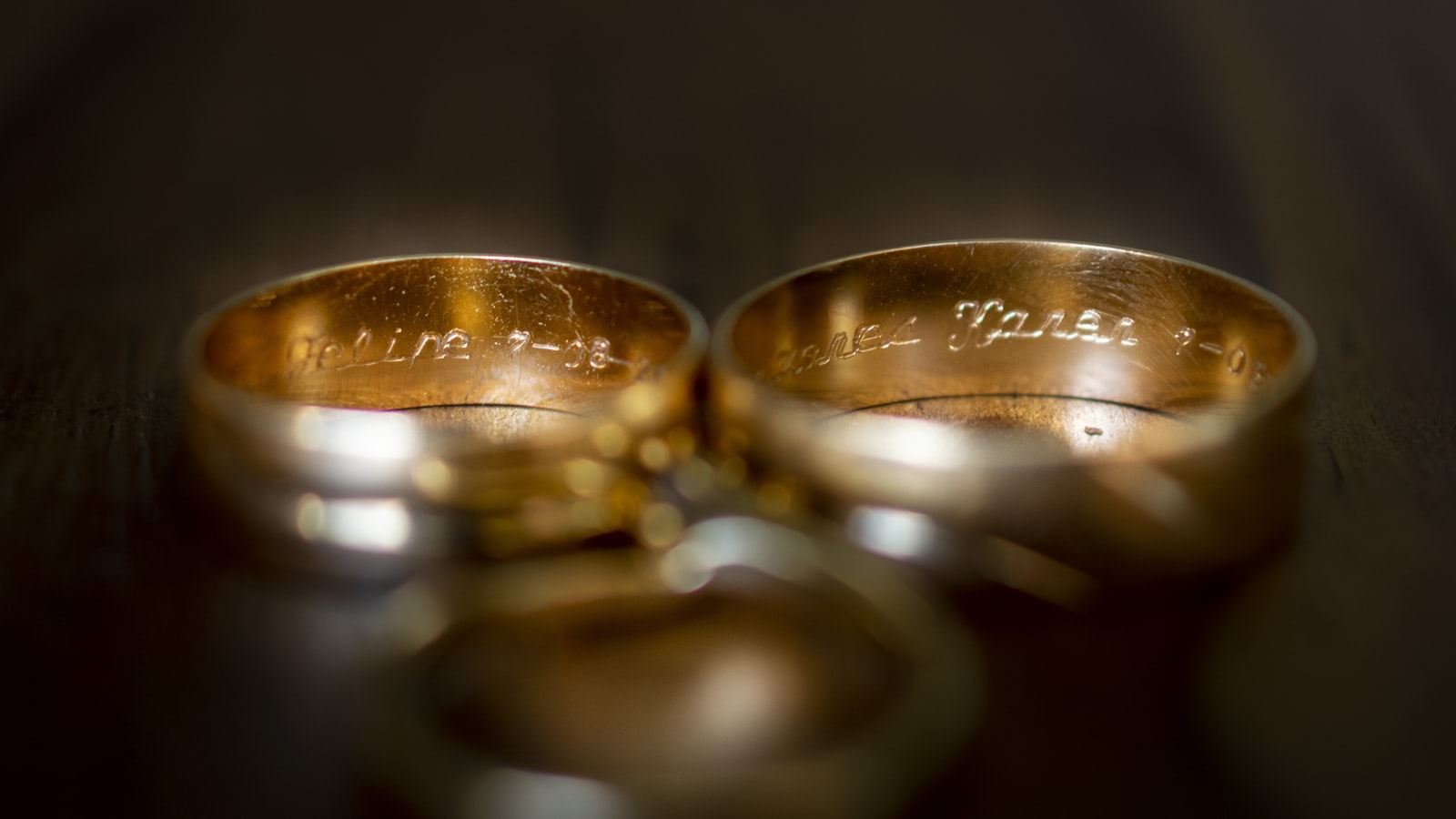 14 Karat oder 18 Karat Gold Vergleich für Verlobungsringe von Velur