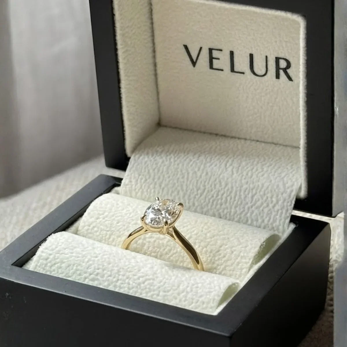 velur box